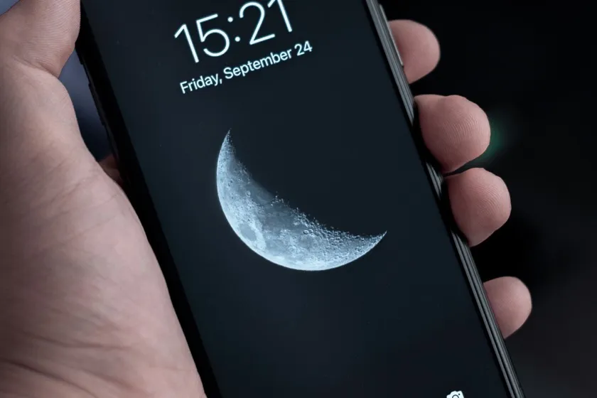 How to Switch Instagram to Dark Mode